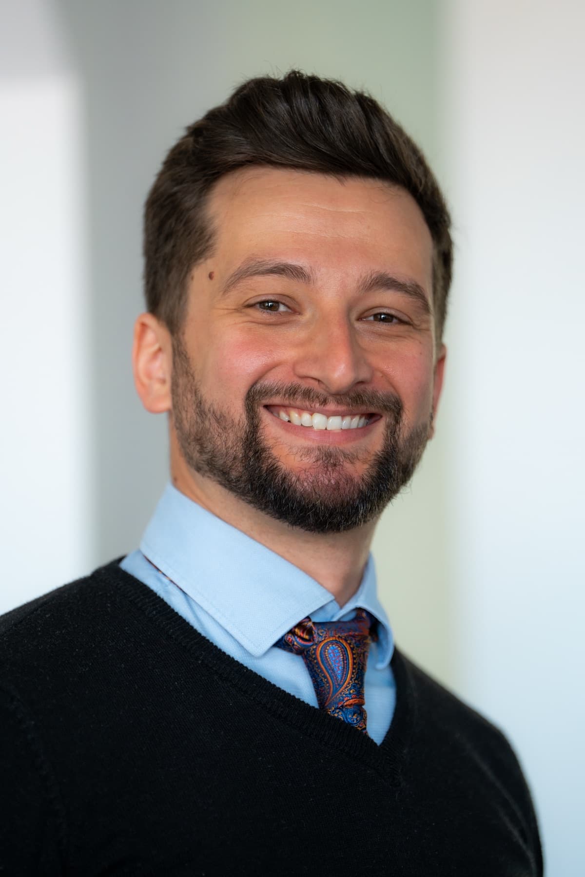 Dr. Ardelean Florin — Implantologie, laser și tratamente asistate de microscop